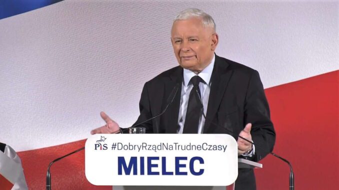 Kaczyński w Mielcu odpowiadał na pytania z… kartki