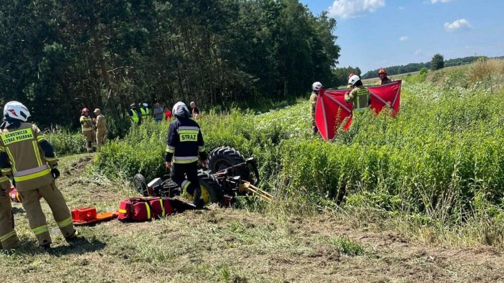 Tragiczny wypadek we wsi Pień. Traktor śmiertelnie przygniótł mężczyznę